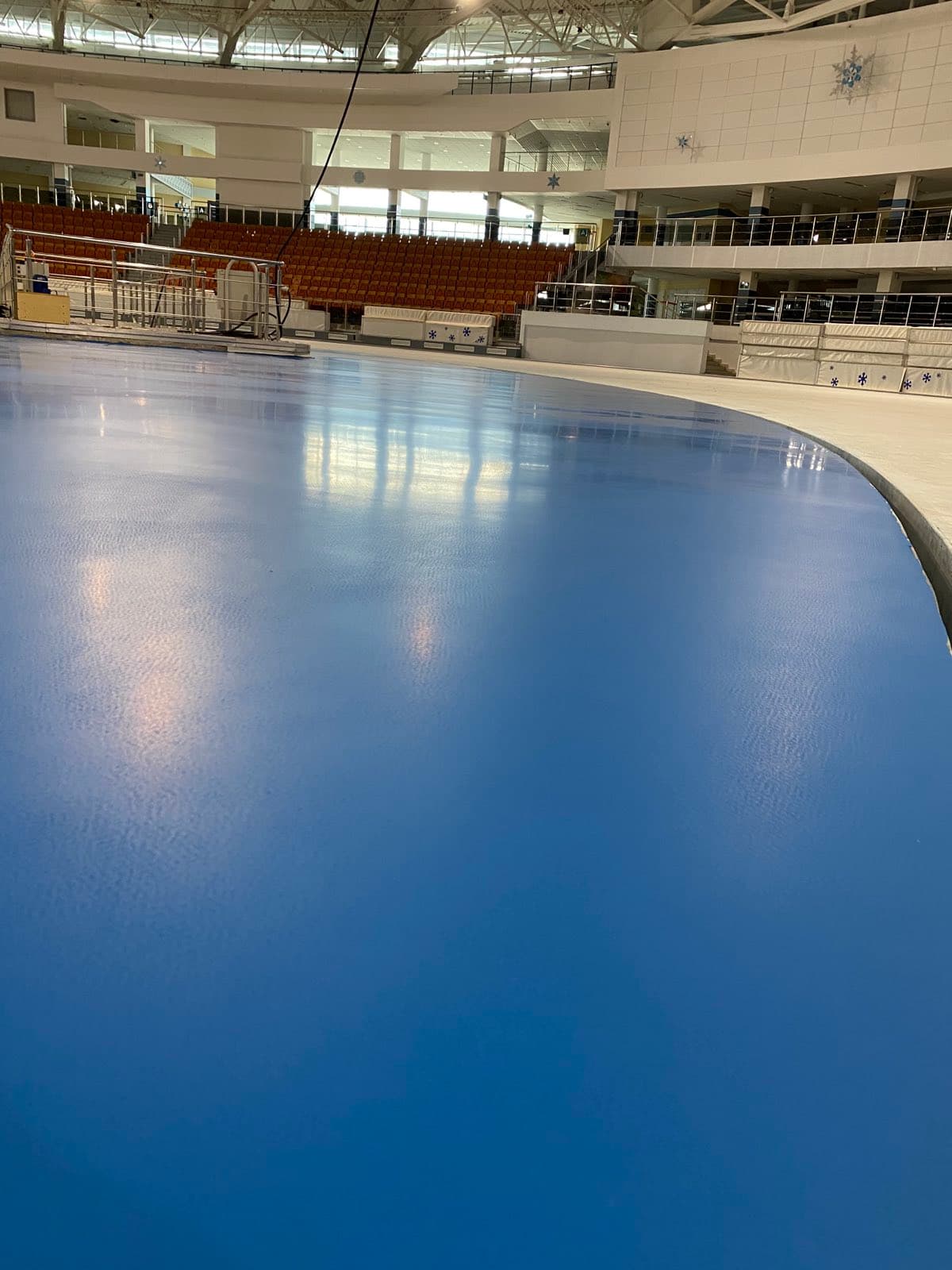 Устройство спортивного покрытия в крытом комплексе